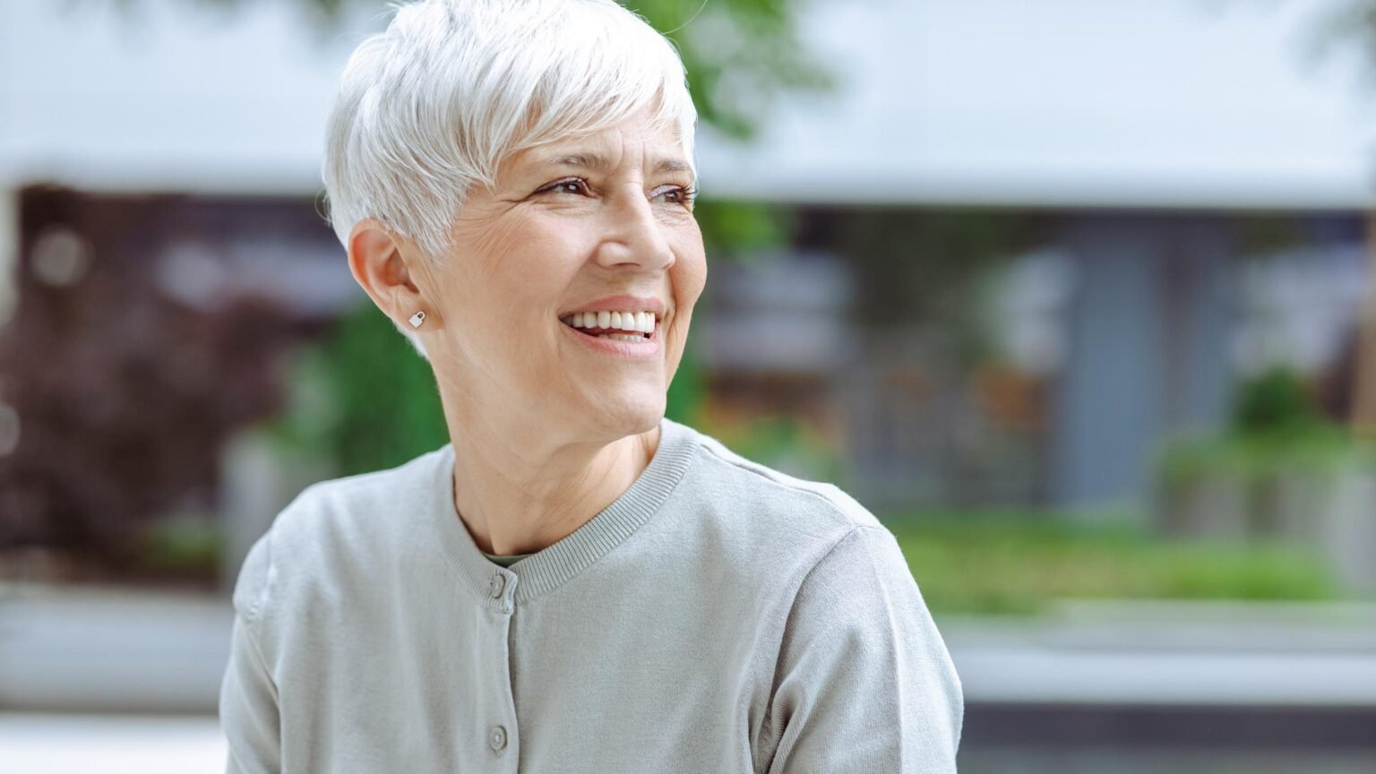 kurzhaarfrisuren ab 60 die jünger machen